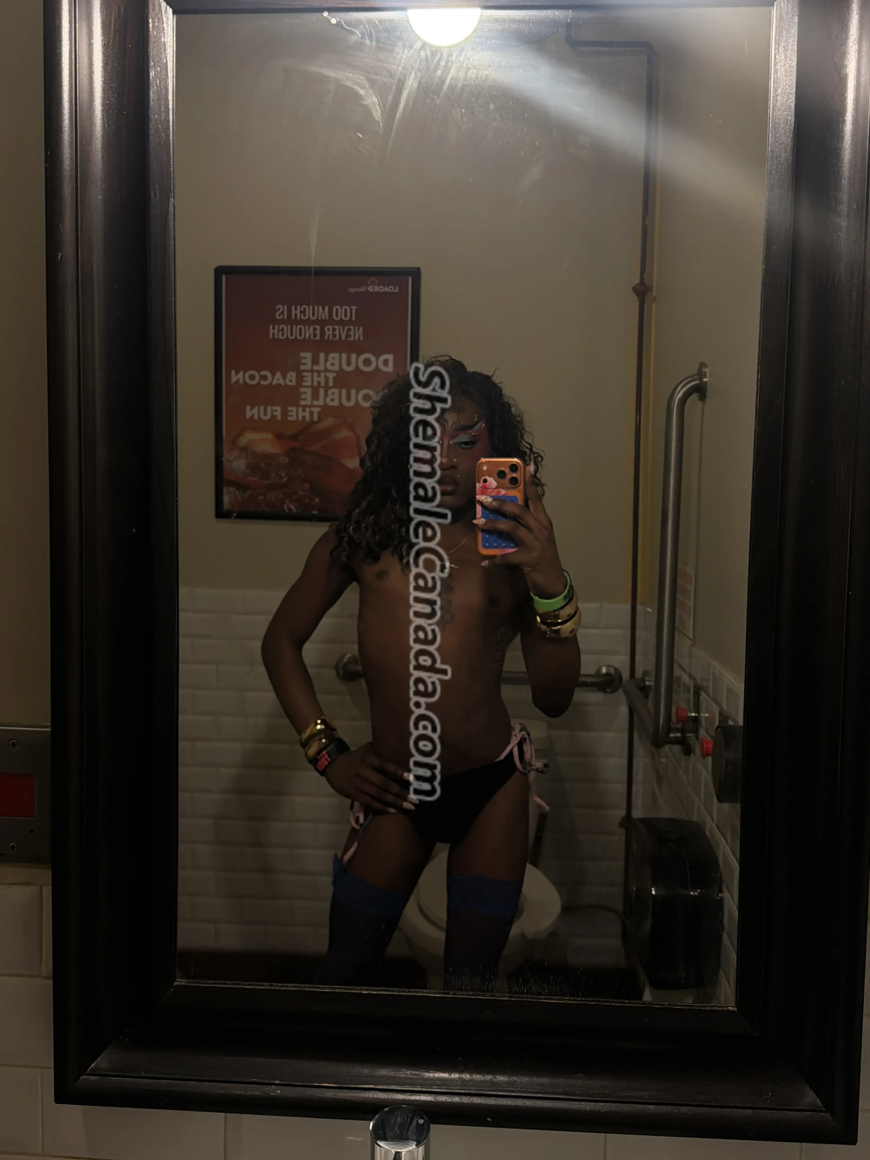 Feed Photo