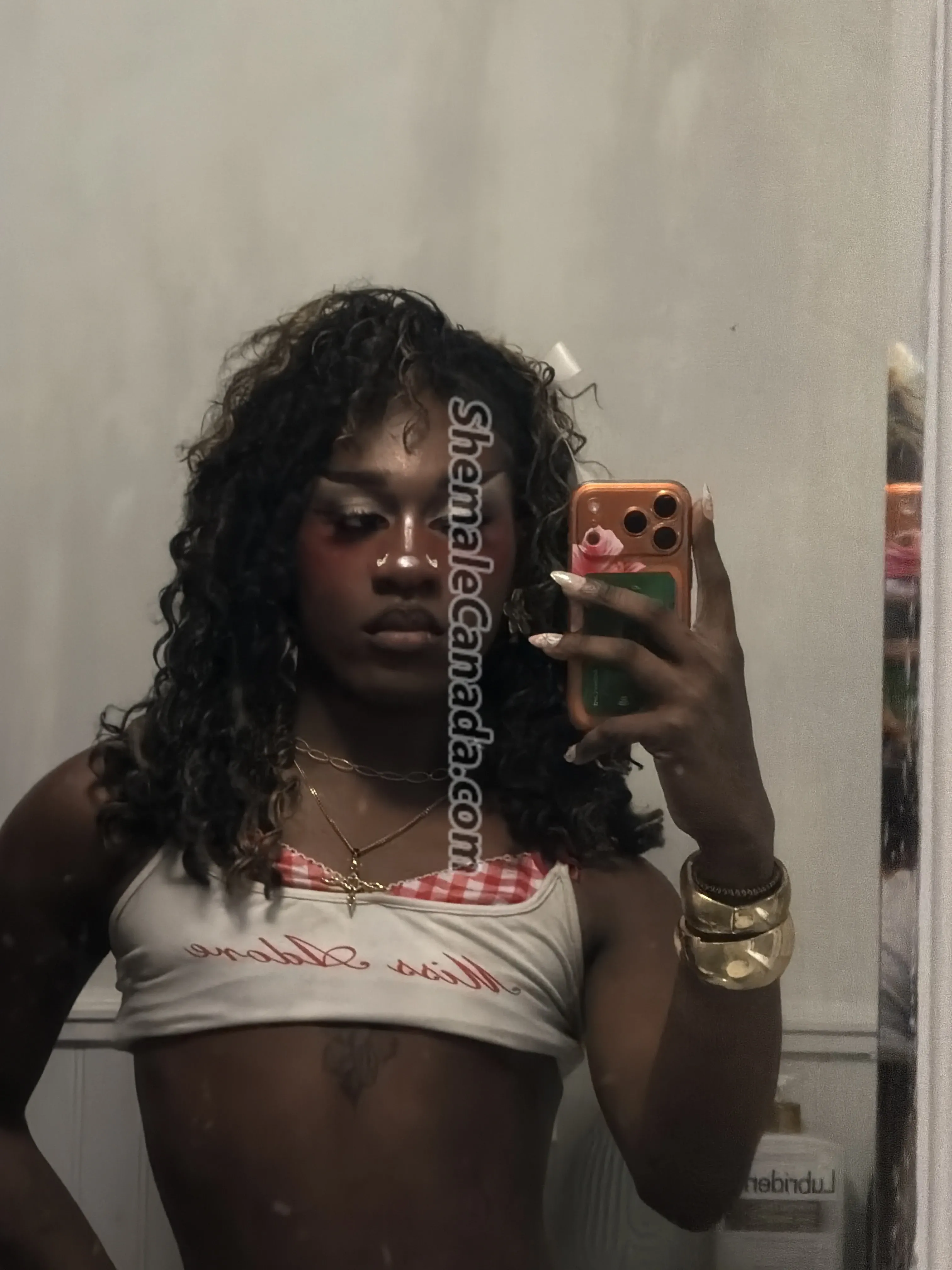 Feed Photo