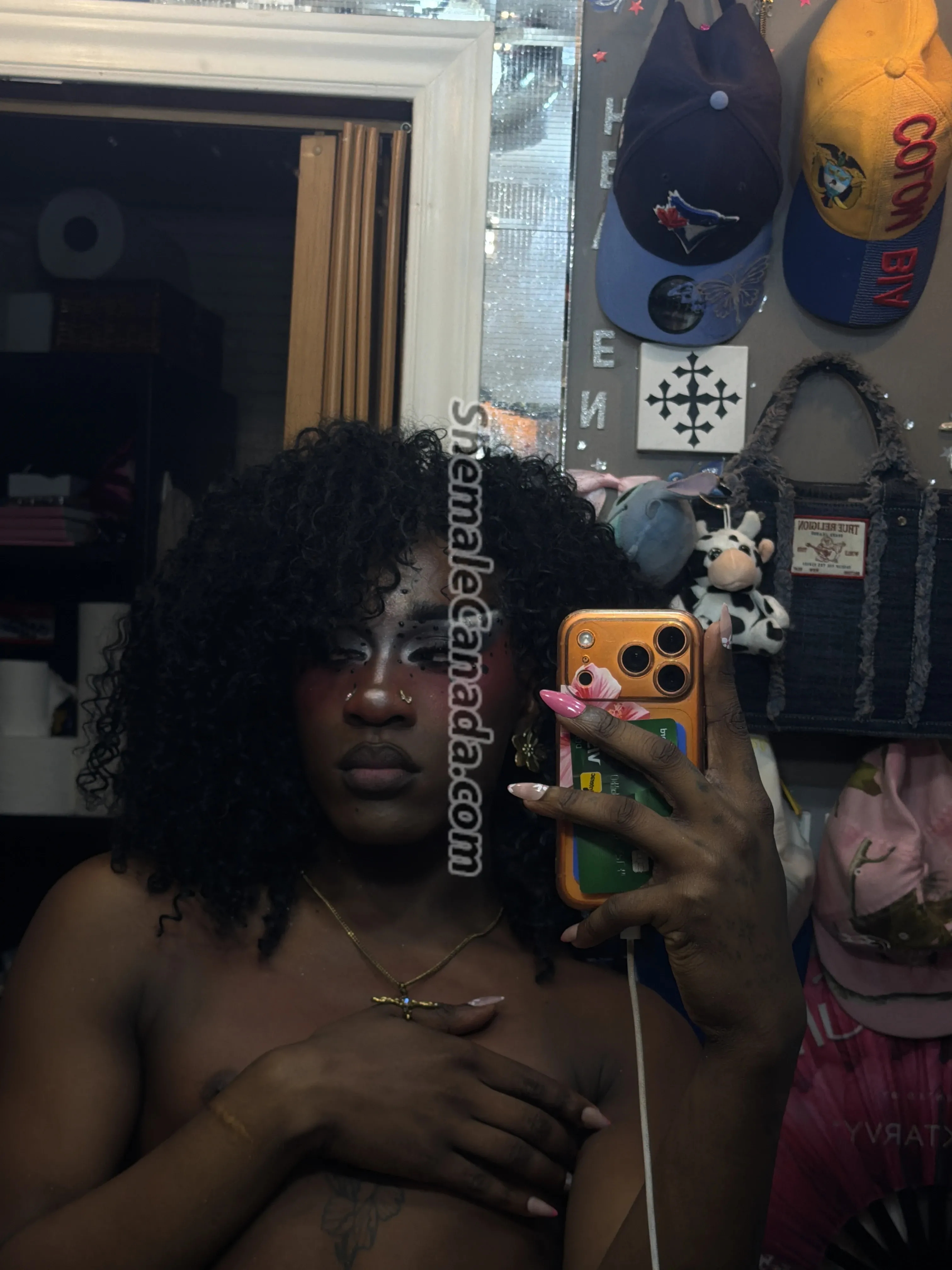 Feed Photo