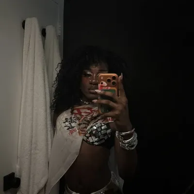 Feed Photo