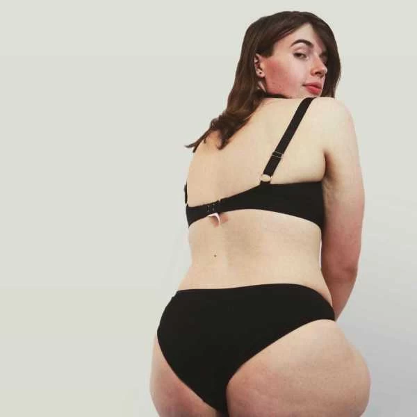 Photo 2 of AlyssaBloomTS | 778-316-1030