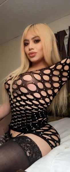 Photo 2 of LATINA , DOWN TOWN VISITING
