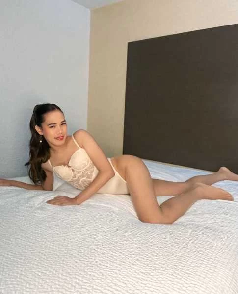 Photo 9 of Nicole La