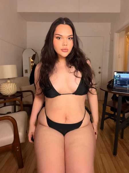 Photo 14 of Isabella Dee