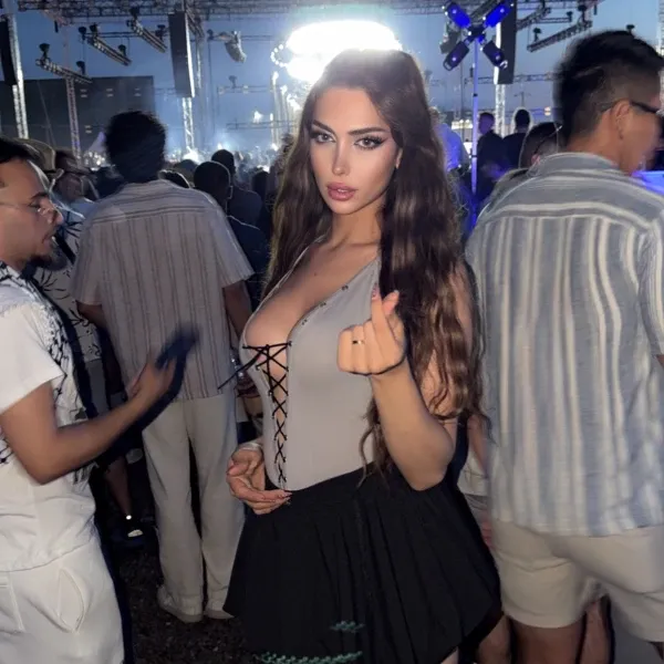 Photo 9 of Tia stars