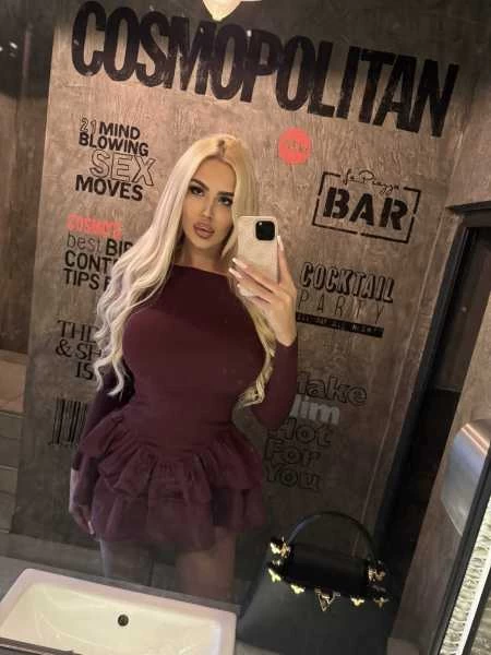 Photo 6 of TS Annie Giantess