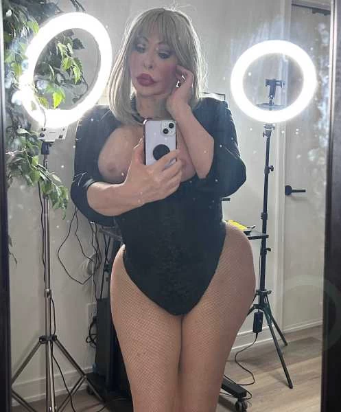 Photo 2 of Mandy Goodhandy