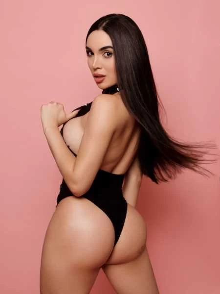 Thumbnail of Roxxy’s photo gallery