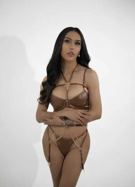 Photo 14 of Amanda Filipina