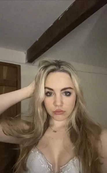 Photo 3 of Beatrice Theo