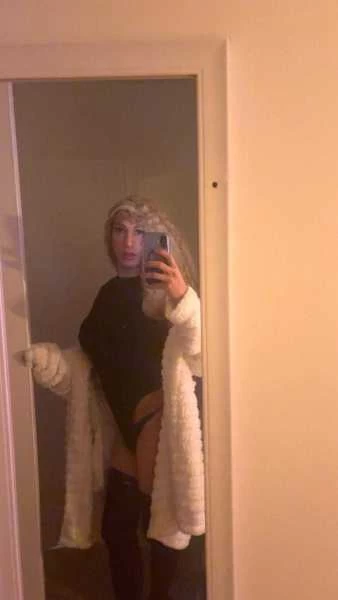 Photo 2 of solaine summer