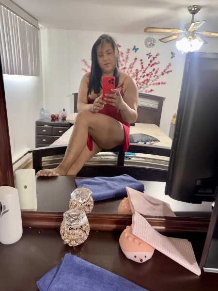 Photo 2 of Adriana latina