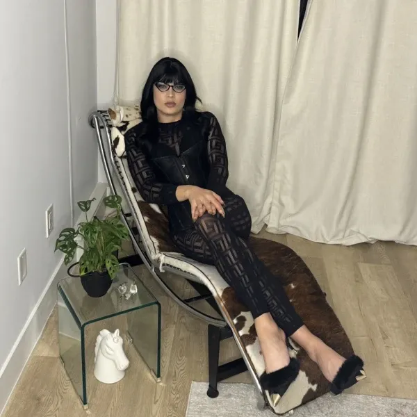 Main photo of CDChloeDivine