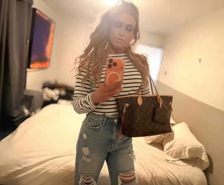 Photo 7 of Alexis SinClair