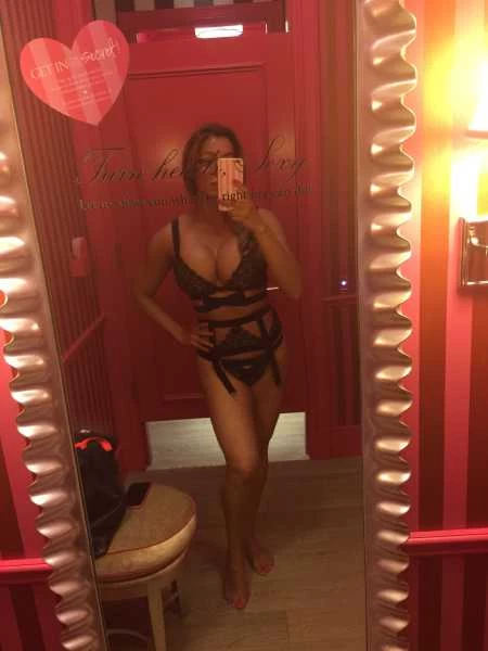 Photo 2 of ⭐️ AMANDA LEE ⭐️  MTL & STE-FOY