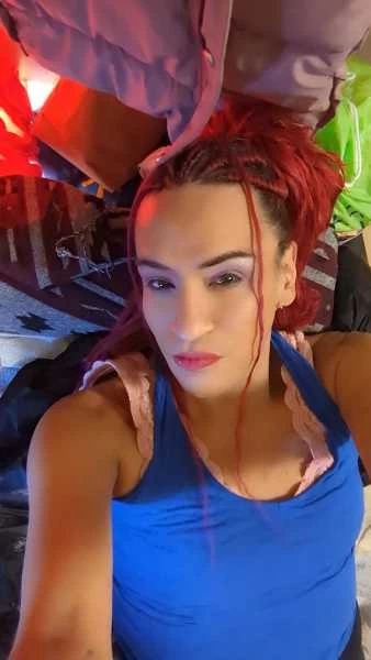 Photo 4 of Natalia Thompson