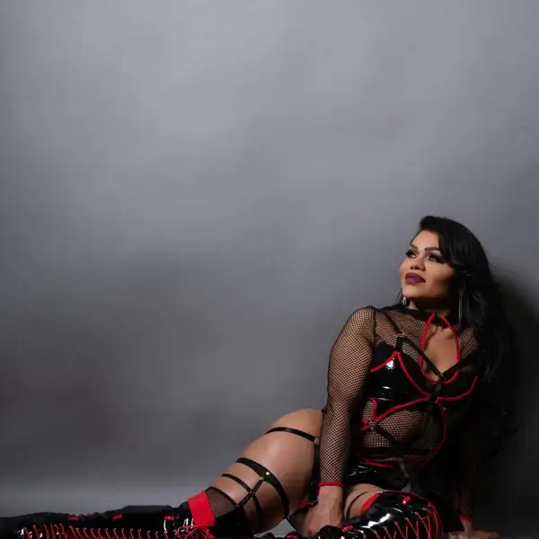 Photo 4 of Latina queen.
