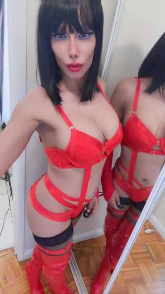 Photo 3 of Miss Alicia