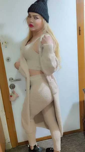 Photo 2 of Zina Zozo