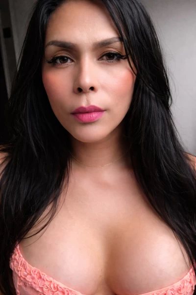 Photo 6 of Isa Marie