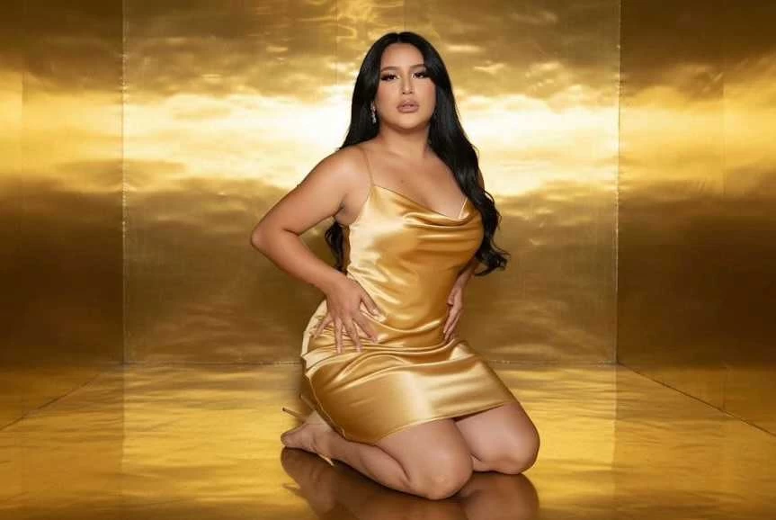 Photo 6 of kendra tolentino