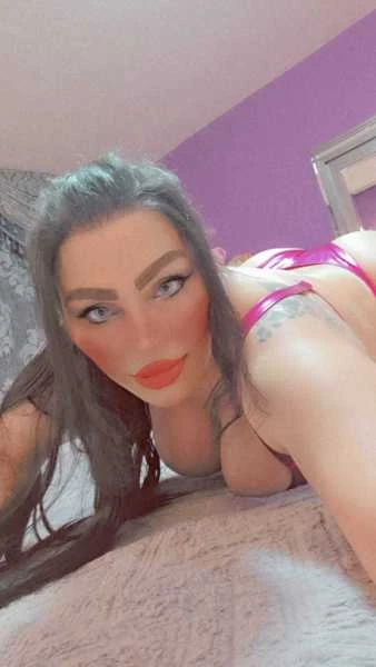 Photo 34 of Madleen Love