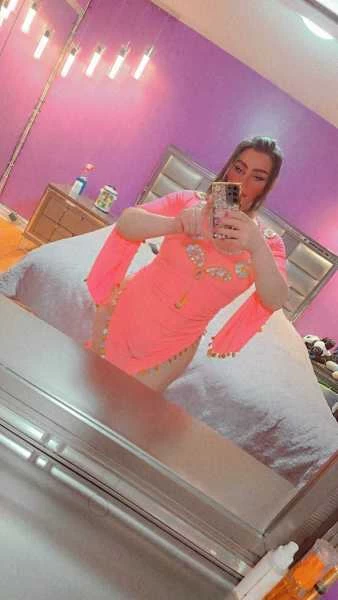 Photo 38 of Madleen Love