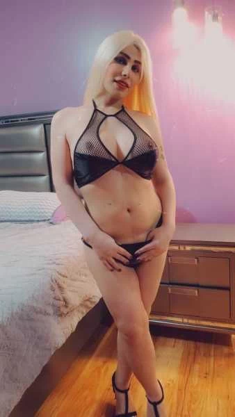 Photo 27 of Madleen Love