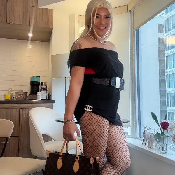 Photo 2 of Trixyjane