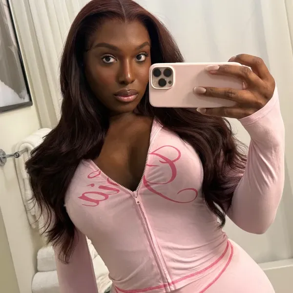Photo 3 of USA Hung Coco Kelly