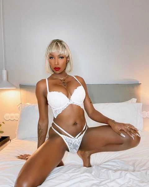 Photo 8 of Maya Lafayette +15142160120