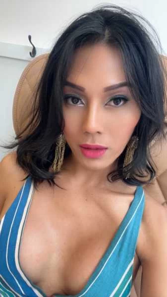 Photo 5 of PiNK KHLOE_