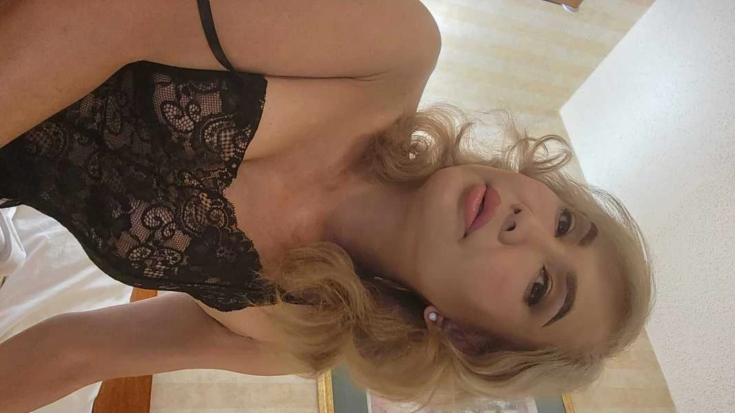 Photo 3 of Yammie Oh