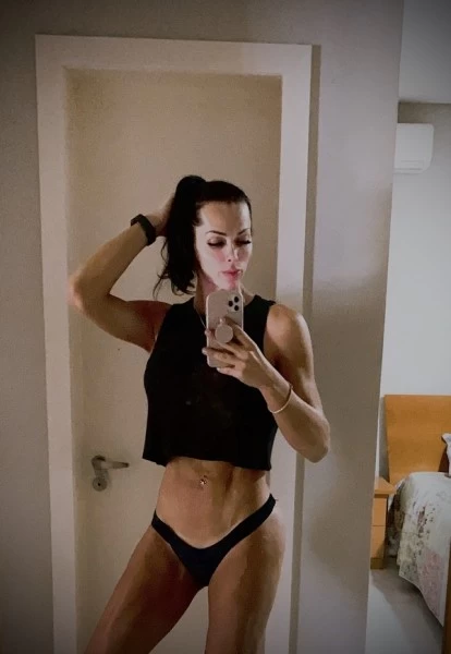 Photo 1 of Kely Love