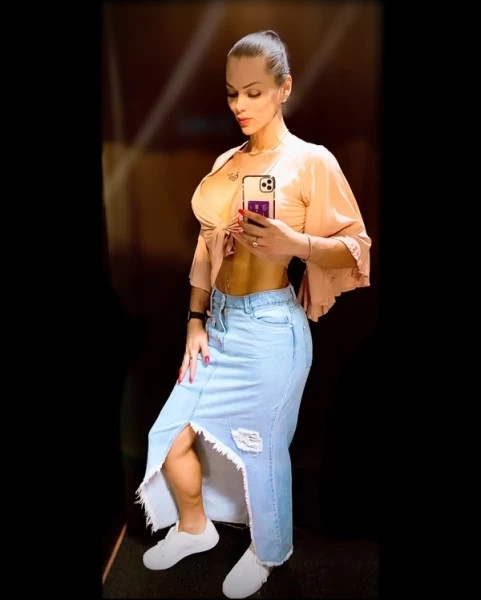 Photo 5 of Kely Love