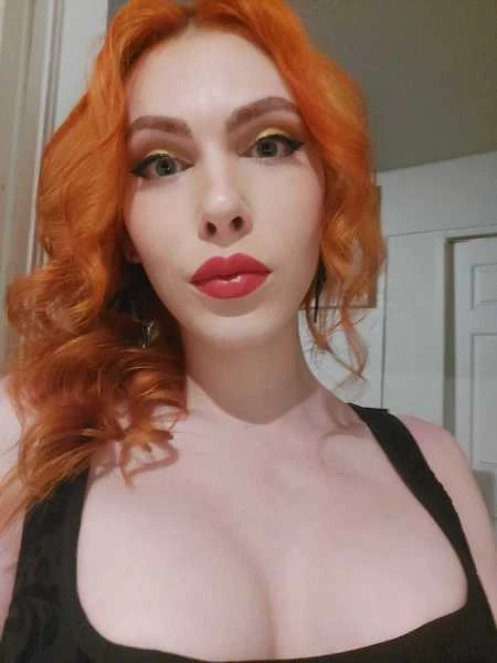 Photo 2 of Bombshellkim