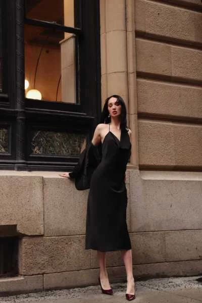 Photo 3 of Madame Laurence Fox