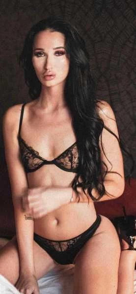 Photo 27 of Laurence Fox