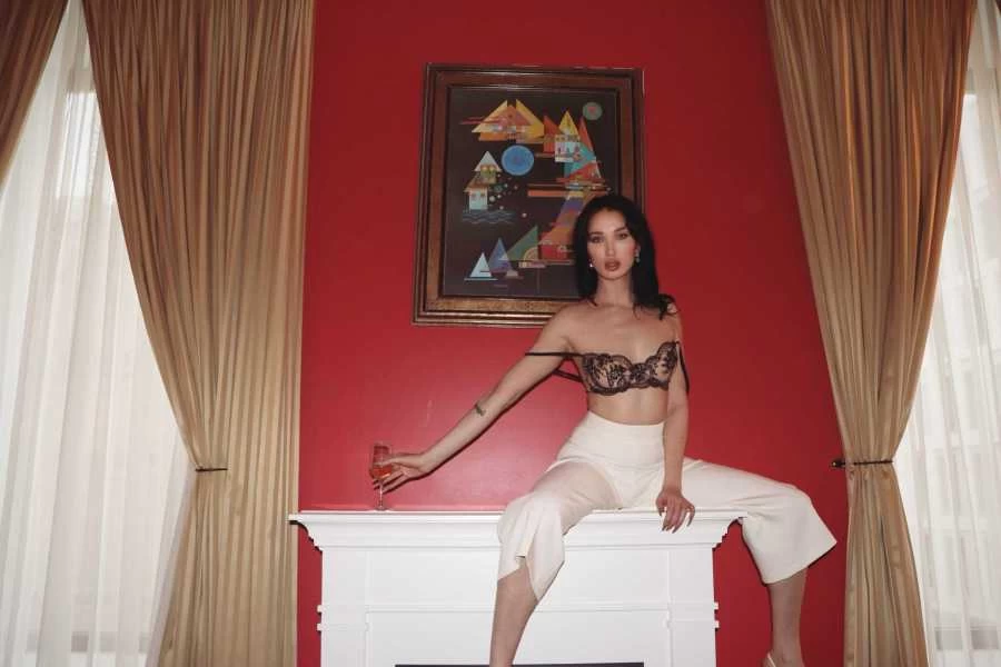 Photo 24 of Laurence Fox