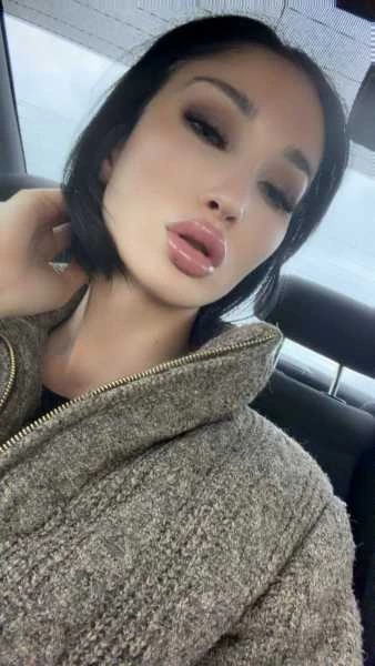 Default main photo