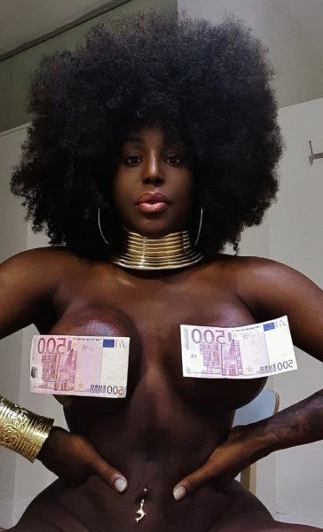 Photo 3 of Nina Jackson