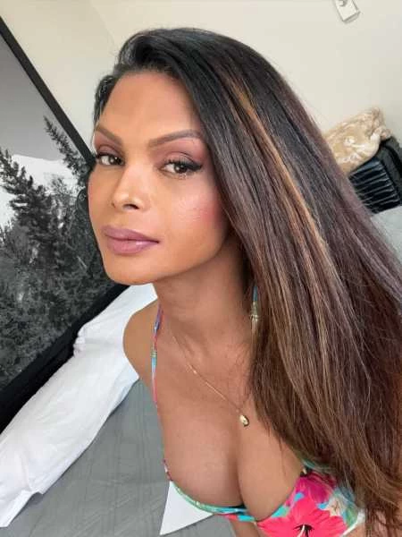 Photo 2 of Alexya Jolie Brazilian in Lloydminster available Now