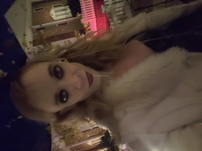 Photo 4 of Stefanie