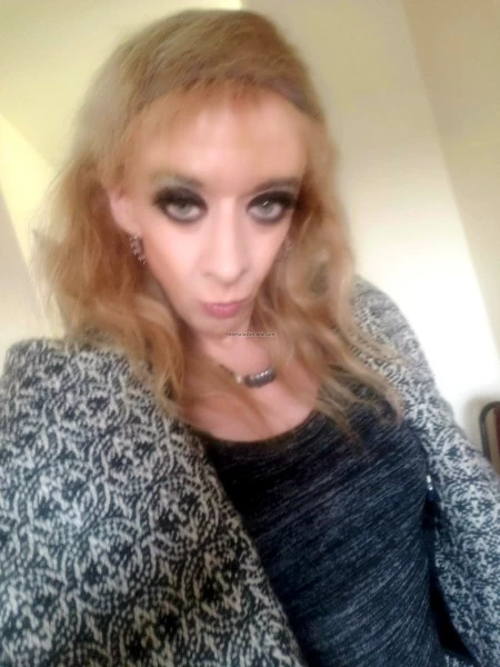 Photo 3 of Stefanie