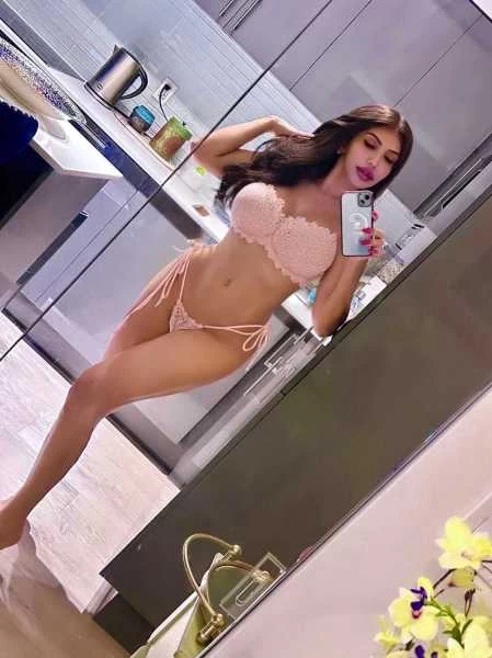 Photo 1 of ZARA KIM DASH