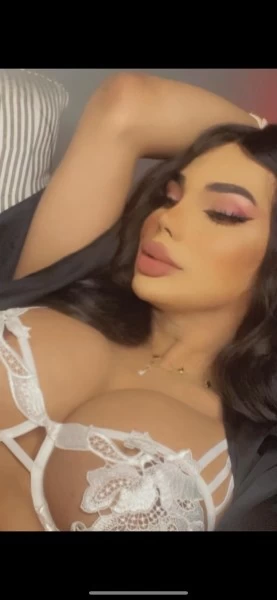 Photo 10 of Miss Sandra (438) 308-3250