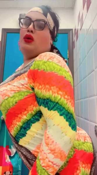 Photo 2 of Kissy Bimbo