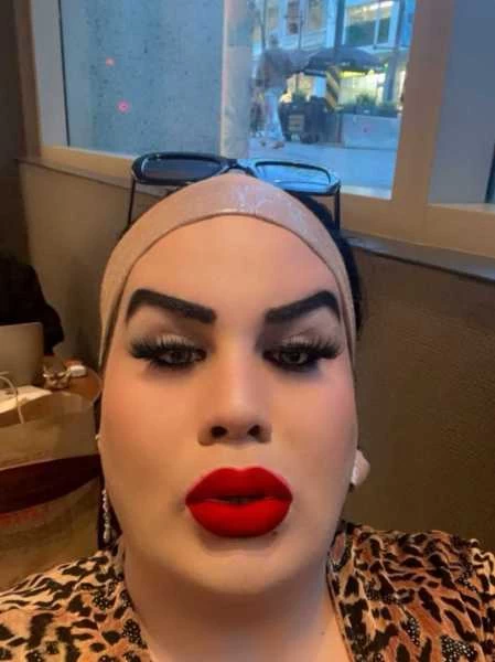 Photo 5 of Kissy Bimbo