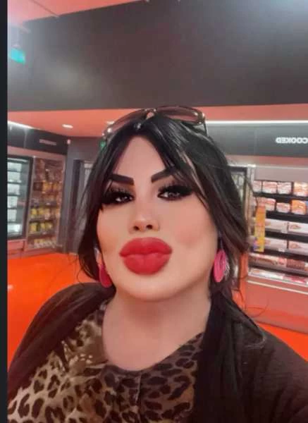 Photo 6 of Kissy Bimbo