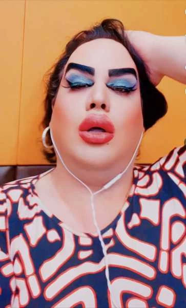 Photo 4 of Kissy Bimbo